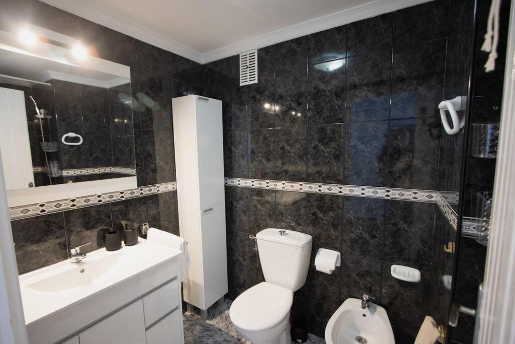 Love Rent4 Malaga La Torre De La Roca Торремолинос Экстерьер фото