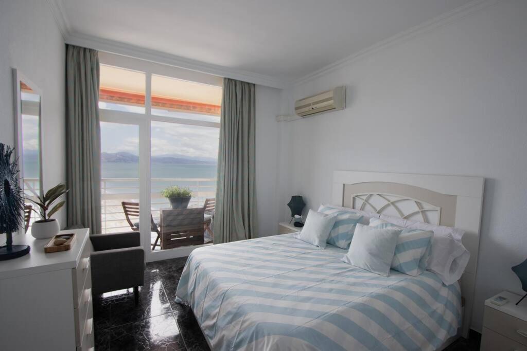 Love Rent4 Malaga La Torre De La Roca Торремолинос Экстерьер фото