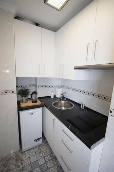 Love Rent4 Malaga La Torre De La Roca Торремолинос Экстерьер фото