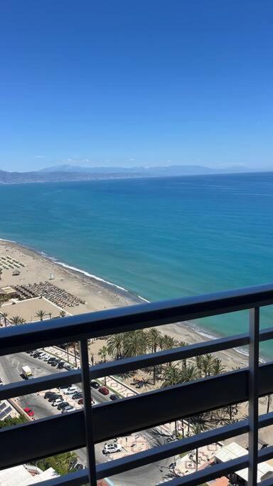 Love Rent4 Malaga La Torre De La Roca Торремолинос Экстерьер фото