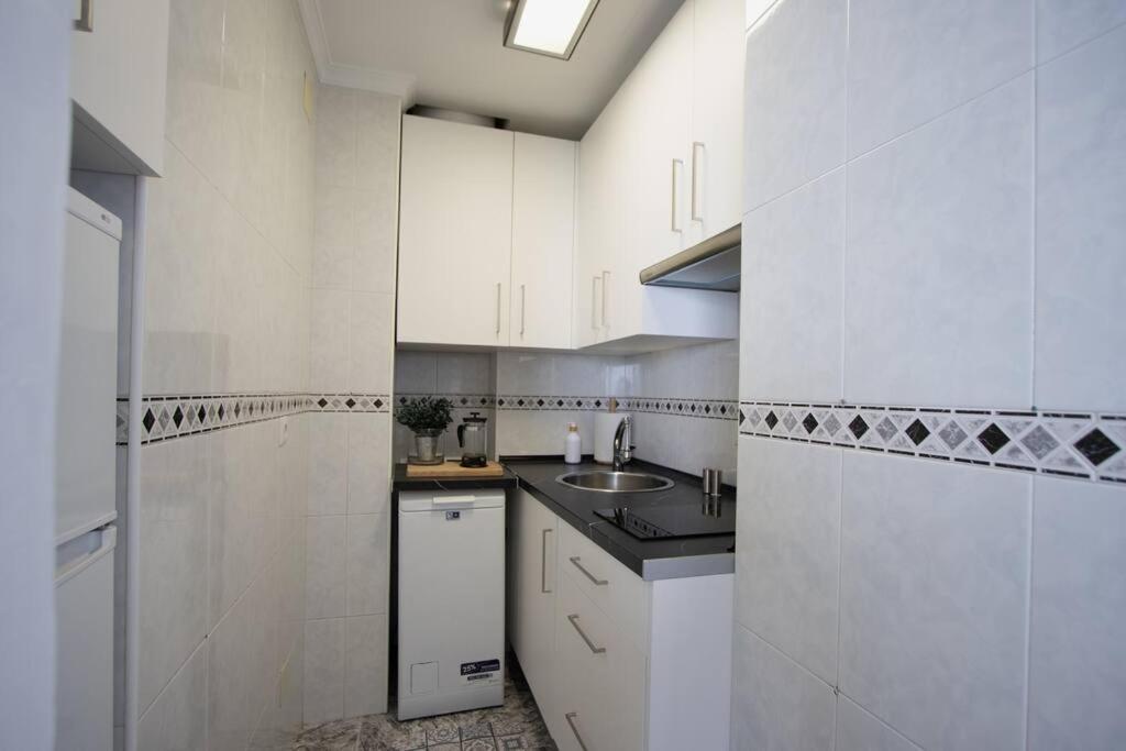Love Rent4 Malaga La Torre De La Roca Торремолинос Экстерьер фото